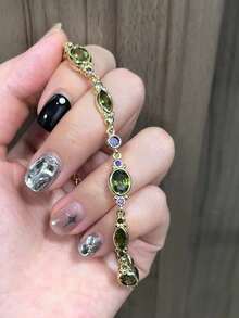 1pc Vintage Olive Green Artificial Crystal & Cubic Zirconia Bracelet For Women, Luxurious High-End Chain Bracelet 17cm With 5cm Extension Chain, Artificial Peridot Bracelet, Birthstone Bracelet, Perfect Gift For Her