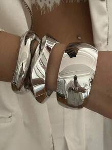 RIINHOO 1pc Vintage Minimalist Asymmetrical Metal Water Drop Snake Cuff Bracelet, Personalized Exaggerated Simplified Geometric Abstract Design Luxury Elegant Bangle, Suitable For Women's Daily Commute, Holidays Gift, Friends Gathering And Banquet, Fashion Street Shooting, Runway Accessory