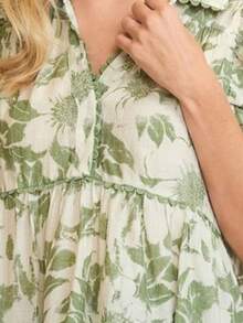 Womens Casual Floral Romantic Chic Ruffle Flutter Sleeve Babydoll Blouse Green Cream Botanical Print V Neck Empire Waist Gathered Lightweight Summer Beach Garden Party Top