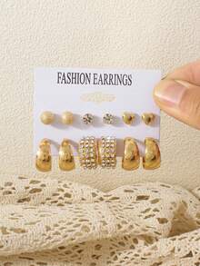 Set de 24 piezas/12 pares de pendientes metálicos elegantes con diseños de corazón y rayas para mujeres, con aros adornados con rhinestones y pendientes tipo botón simples, aptos para el uso diario y las vacaciones de verano casual - Dorado - Ver 10