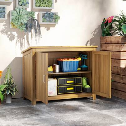 Outsunny Capanno Porta Attrezzi da Giardino con 2 Ante, 2 Scaffali e Tetto Inclinato, Casetta Attrezzi Giardino in Legno di Abete con Base Rialzata per Terrazza e Giardino, 110x50x85 cm, Marrone