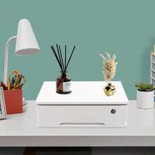 SanBouSi 时尚实用的家用/办公室桌面收纳盒，配有可锁抽屉，非常适合保持您的工作空间整洁安全，是存储办公用品、文件和个人物品的理想选择，可提高工作效率和组织能力，是返校、度假或任何场合的完美礼物，通过这款多功能存储解决方案提升您的工作空间美感，专为最高效率和简约风格而设计，非常适合学生、专业人士和家庭办公室，适合日常使用，今天就将您的办公桌变成一个整洁的区域！