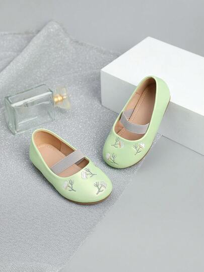 可爱简约女童软底舒适婴儿鞋，适合春秋季节