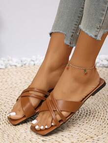 2025 New Arrival Flat Criss-Cross Open Toe Casual Slippers, Summer Straw Woven Square Toe Roman Beach Sandals - Brown - View 2