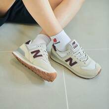 New Balance 女款 574 系列复古跑步鞋，低帮休闲运动鞋 WL574RCF - 米色 - 查看 7