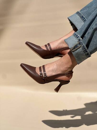 Zapatillas puntal de tacon pequeño estilo kitten heels