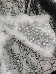 1 件带羽毛装饰的蕾丝绒球头带，可用作腰带或发饰，带有甜美的花朵饰边 - 白色 - 查看 3