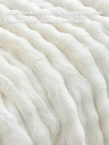 1pc White Double-Sided Cozy Rabbit Fur Plush Blanket Plush Blanket, Soft Warm Faux Fur Luxury Style Throw For Multi-Purpose Use In Living Room, Bedroom And Sofa Queen Twin King Size Luxury Fluffy Long Plush Blanket Bedding Throw Soft And Comfortable Couches Blankets For Home, Domitory Bedding Back School Bedding