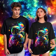 Playera Unisex Oversize con Estampado de Astronauta Galaxias | Diseño Urbano y Comodo | Streetwear, Festivales y Uso Diario | Algodón Peinado y Corte Holgado  | Ideal para Outfits Casuales, Fiestas o Regalos - Negro - Ver 2