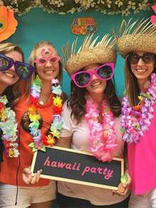 10/20/30/40/50Pcs Hawaii Garland Necklace Tropical Hawaii Flower Theme Party Favors Headbands Holiday Wedding Beach Birthday Decorations Party Supplies Wreaths Headbands Holiday Wedding Beach Birthday Decorations,Mother's Day, Wedding Season(Random Color)