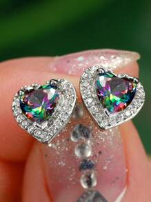 1 paire de boucles d'oreilles à tige en cœur en argent 925, ornées de pierres en zircone brillantes délicates, de conception simple convenant pour le port quotidien des femmes