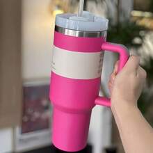 Outdoor Sports Water Bottle 40 Oz H2.0 Insulated Mug With Handle, Double Vacuum Insulated Stainless Steel Water Bottle, High Quality Summer Drinking Portable Handheld Water Bottle, Travel Mug, Iced Coffee Mug, Perfect Gift Choice For Outdoor Camping, Hiking, Driving, Traveling - Màu Hồng Tươi - Xem 1