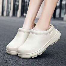 Wasserundurchlässige Chefhosen für Frauen - bequem, rutschfest, ölfest, Slip-On Arbeitsschuhe, hergestellt aus EVA-Material, in den Farben Schwarz und Weiß erhältlich