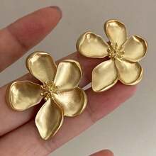 Fashionable Floral Earrings, Versatile & Beautiful For Daily Wear - Earrings 7 - View 2