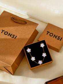 TONSI 1pc Elegant Minimalist Stainless Steel 18K Gold Plated 5-Leaf Clover Bracelet In Red, White, Black, Green Colors, Gift Box For Mother's Day, Wife, Teacher, Colleague