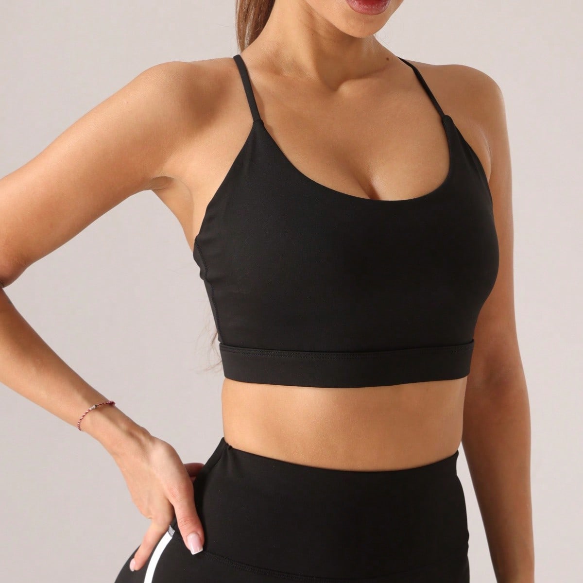 Pieza Sujetador deportivo de yoga con tirantes y espalda de nadador para mujer, con almohadillas extraíbles, sujetador inalámbrico a prueba de golpe