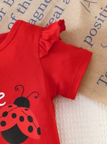 2pcs Girls' Summer Casual Outfit: Cap Sleeve Round Neck Puff Sleeve Ladybug T-Shirt With Bow Detail & Ladybug Printed Ruffle Shorts, Suitable For 4-7 Years Old