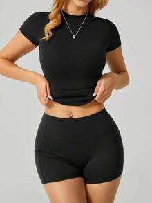 2 件套女士时尚圆领短袖 T 恤和侧袋运动短裤，春夏 - 黑色 - 查看 2