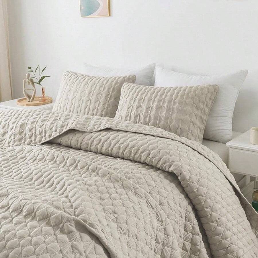 Blue Quilt King Size Bedding Sets With 2 Pillow Shams, Lightweight Soft Bedspread Coverlet, Quilted Blanket Thin Comforter Bed Cover All Season, 3 Pieces, 104x90 Inches, All - Season Bedding - 米色 - 查看 1