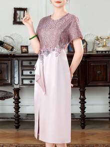 This Elegant And Luxurious Evening Gown Is Perfect For A Summer 2026 Mother's Wedding. The Round Neck, Short Sleeves, And Casual Style Exude Sophistication. Features Include Lace And Sequin Trim On Satin, A Slit At The Hem, And A Three-Dimensional Floral Design At The Waist. Ideal As A Gift For Mothers, This Fashionable And Stylish Dress Is Perfect For Weddings, Guest Receptions, Everyday Wear, Casual Occasions, Parties, Formal Events, Engagements, Ceremonies, Social Occasions, Birthday Parties, And Evening Banquets. - 淺紫色 - 查看 6