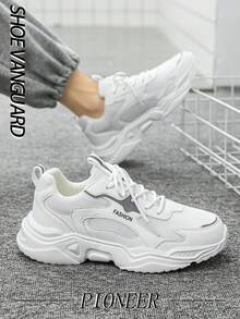 男士透气网面休闲运动鞋，适合户外、日常和街头穿着，黑白PU皮革拼接低帮运动鞋，大码厚底运动鞋，四季皆宜，是搭配牛仔裤和运动鞋的理想选择。 - 白色 - 查看 5