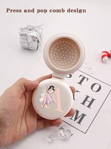 1 件母亲节和婚礼专属可爱 26 字母芭蕾舞女演员紫色迷你发刷礼物，小巧便携，迷你气垫梳，折叠气囊刷，一体式按摩刷镜，旅行和露营必备，春夏季、发刷、梳子、美发工具、理发沙龙美容旅行必需品的美发产品和配件、返校、旅行度假必需品、女士发饰、刷子、发刷、边缘刷、刷头发、发梳、梳头发、顺发刷、球刷、迷你发刷、发刷套装、木梳、梳子、光滑后刷、发刷、边缘刷、刷头发、发梳、发刷套装、梳头发、迷你发刷、顺发刷、美发产品、美发工具、美发用品、护发、卷发刷、理发师、理发配件、美发设备、小梳子、迷你发刷、旅行必需品必备、发型、美发 - 米色 - 查看 4