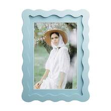 1pc Colorful Wave Photo Frame, Creative Shape Picture Frame, For Home Decor, For Friends & Family Portraits, Perfect Mother's Day Gifts - Multiple Sizes/Colors Available