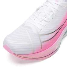 XTEP 男士运动鞋轻便透气休闲减震防滑跑步鞋，经典白 / 霓虹数码粉 / 天青色，型号 976419110088