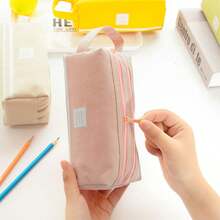 1 件牛津布双层拉链铅笔盒，存储空间大，适合学生携带