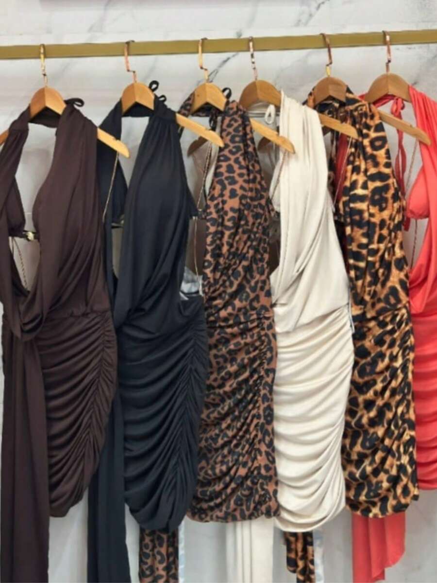 Conjunto Feminino Elegante – Tecido Suolex Poliamida, Costas Nuas com Amarração, Acabamento Impecável, Perfeito para Qualquer Ocasião - Onça - Visão 1