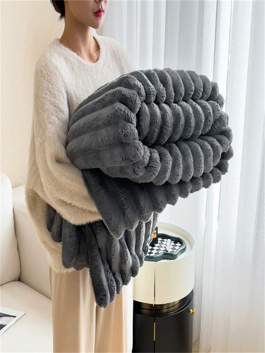 1pc Flannel Blanket, Warm & Breathable, Office/Home Use Nap Blanket, Air Conditioning Blanket, Towel Blanket, Sofa Blanket