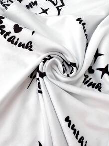 2 pièces Ensemble d'été pour jeunes garçons : sac à bandoulière personnalisé incliné et Top imprimé numériquement, pantalon imprimé de lettres, convient pour le décontracté, les sports, l'extérieur, le streetwear