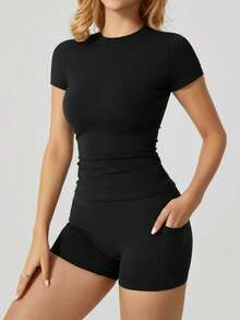 2 件套女士时尚圆领短袖 T 恤和侧袋运动短裤，春夏 - 黑色 - 查看 6