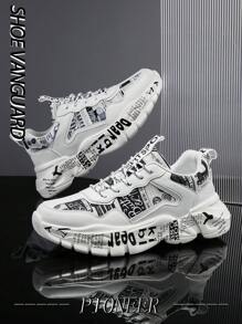 Zapatillas gruesas de moda para hombres con graffiti y calcomanías de letras del alfabeto para aumentar la altura