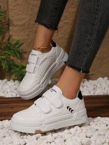 1 Pair Women's Campus Inspired Outdoor Casual Sneakers - Wear-Resistant Anti-Slip - Color Block Design - Stripe Pattern - Round Toe/Low-Top/Lace-Up - Flat - Suitable For All Seasons Black & Brown Sports Shoes - Outdoor Casual Style - Suitable For Hiking/Daily Leisure/All Seasons - Black & Brown Dual-Color - Quality Synthetic Leather And Rubber Material - Comfortable Walking Shoes - 1 Pair Black - View 3