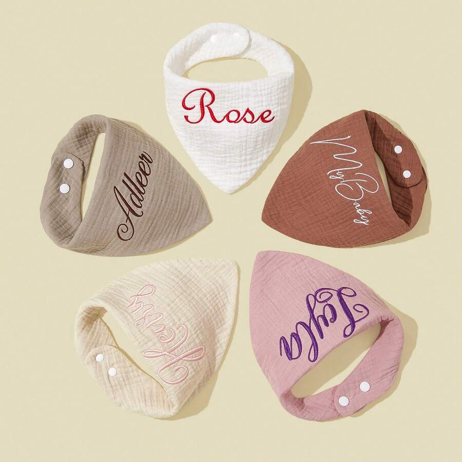 1 Stück personalisierter, bestickter Baby-Lätzchen, reine Baumwolle, weich & bequem, saugfähig & atmungsaktiv, geeignet für Neugeborene, Jungen und Mädchen, tolles Geschenk für Neugeborene, Babys, Partys, weich, verstellbar, flecken- & auslaufsicher, personalisierte Geschenke für Baby Jungen & Mädchen