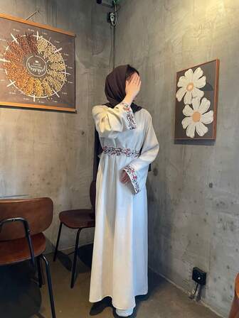 Colorful Floral Embroidered Modest Fashion Women's Linen Islamic Traditional Dress Kaftan Abaya Robe Gown For Prayer