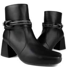 Bota Feminina Confortável Elegante Bico Quadrado Com Cano Curto e Enfeite de Strass Salto Grosso Médio 5cm Preto,Caramelo,Offwhite bota feminina cano médio - Preto - Visão 2
