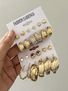Set de 24 piezas/12 pares de pendientes metálicos elegantes con diseños de corazón y rayas para mujeres, con aros adornados con rhinestones y pendientes tipo botón simples, aptos para el uso diario y las vacaciones de verano casual - Dorado - Ver 2