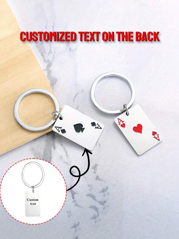 1 pezzo, portachiavi personalizzato con gioco di carte, con testo personalizzabile sul retro, realizzato in acciaio inossidabile, caratterizzato dai design classici degli assi di picche e cuori, pieno di fascino e divertimento