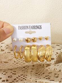 Set de 24 piezas/12 pares de pendientes metálicos elegantes con diseños de corazón y rayas para mujeres, con aros adornados con rhinestones y pendientes tipo botón simples, aptos para el uso diario y las vacaciones de verano casual - Dorado - Ver 9