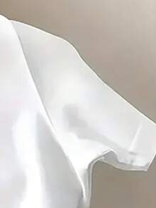 男士休闲涤纶 T 恤，带有几何洛杉矶图案，圆领设计，弹性面料，常规版型，适合夏季穿着。