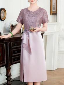 This Elegant And Luxurious Evening Gown Is Perfect For A Summer 2026 Mother's Wedding. The Round Neck, Short Sleeves, And Casual Style Exude Sophistication. Features Include Lace And Sequin Trim On Satin, A Slit At The Hem, And A Three-Dimensional Floral Design At The Waist. Ideal As A Gift For Mothers, This Fashionable And Stylish Dress Is Perfect For Weddings, Guest Receptions, Everyday Wear, Casual Occasions, Parties, Formal Events, Engagements, Ceremonies, Social Occasions, Birthday Parties, And Evening Banquets. - 淺紫色 - 查看 4