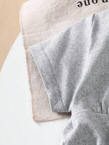 2 件装女婴时尚不对称下摆圆领上衣和喇叭开衩裤套装