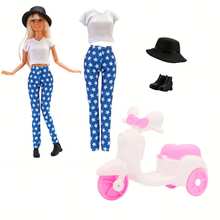 Prepare el viaje de la muñeca: hay una motocicleta de juguete, un hermoso conjunto de ropa, un sombrero y zapatos a juego perfectos, y la muñeca está feliz de salir. (Excluyendo las muñecas, los accesorios son de colores aleatorios) Adecuado para muñecas de 11.5 pulgadas