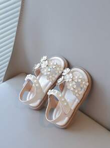 1 Pair New Fashion Toddler Girls Sandals, Flower & Pearl Hook And Loop Design, Non-Slip Soft Bottom Flat Shoes, Suitable For Summer