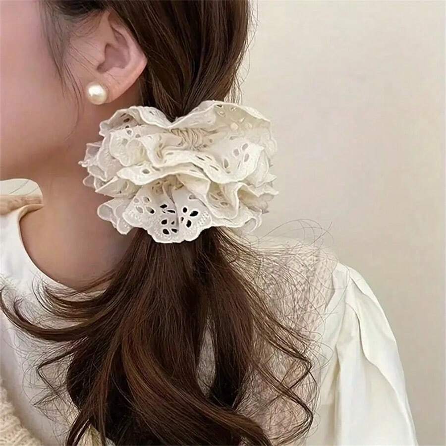 Lot de 1 ou 2 chouchous en dentelle – Élastique à cheveux en tissu doux à motifs floraux, accessoire à la mode pour queues de cheval et bandeaux, bordure en dentelle élégante et polyvalente, idéal pour le printemps, l'été, l'automne et l'hiver. - Noir - Voir 1