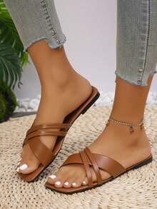 2025 New Arrival Flat Criss-Cross Open Toe Casual Slippers, Summer Straw Woven Square Toe Roman Beach Sandals - Brown - View 4