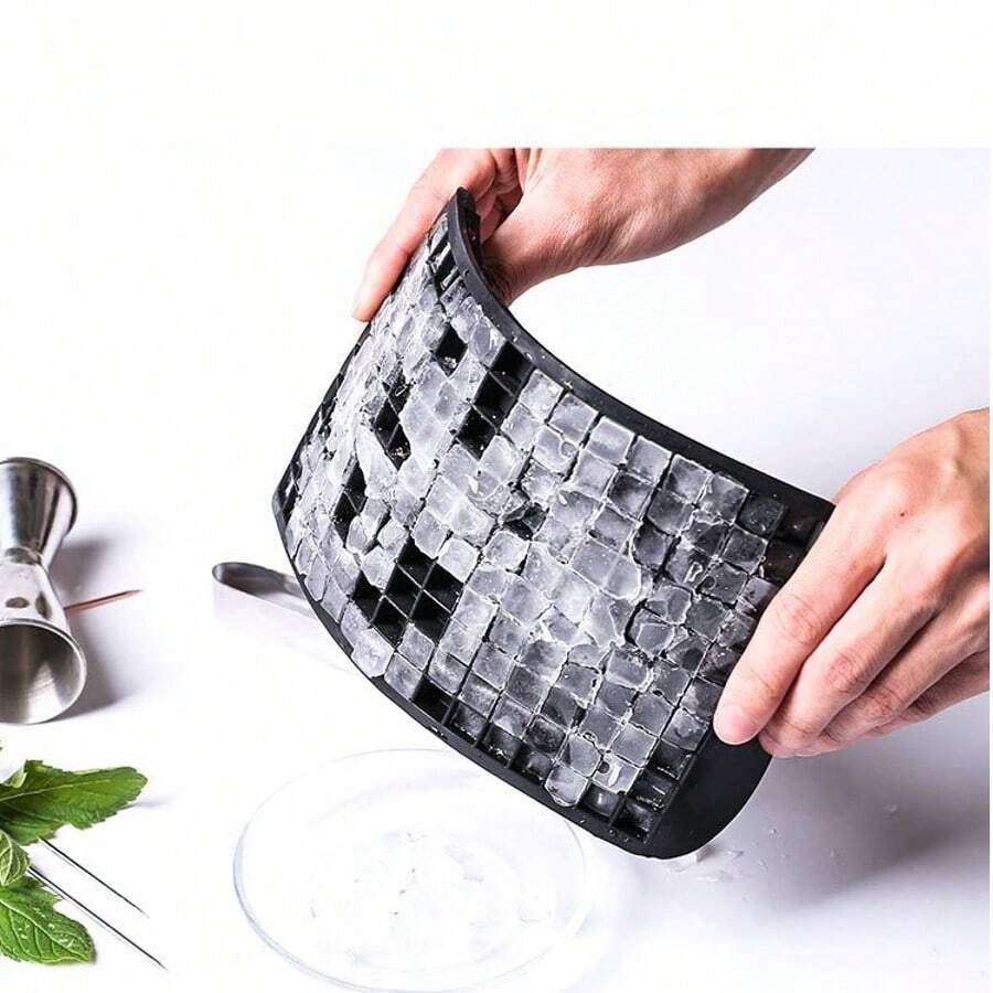 一体式，9.45 英寸黑色 160 格硅胶冰格。单格冷冻，快速制冰。柔软且易于释放，耐高温。非常适合家庭和派对制冰。 - 黑色 - 查看 1