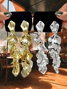 Betykuku 1 Pair Baroque Style Petal Pendant Earrings - Silver - View 3